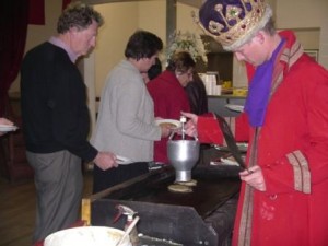 The King accurately measures the splodge